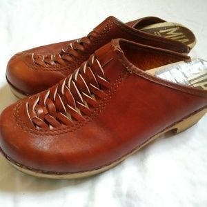 MIA Original Wood Clogs 9 Bugandy Brown